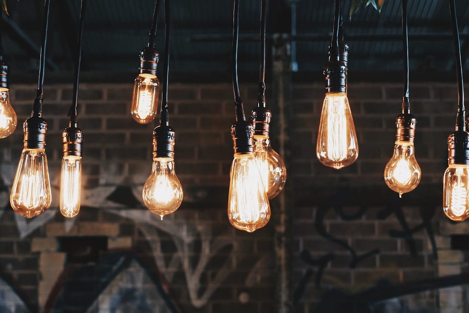 do smart bulbs use more electricity?